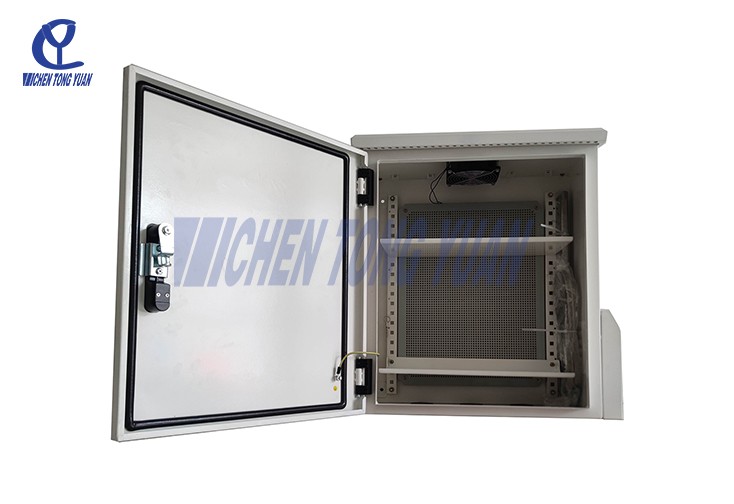 Outdoor pole/wall mounted video monitoring cabinet