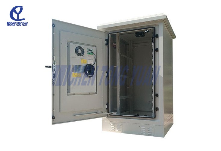 Outdoor telecom cabinets with AC
