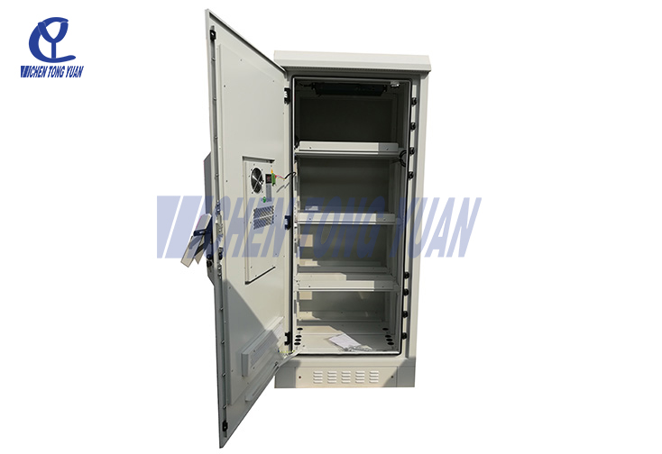 Outdoor battery cabinet